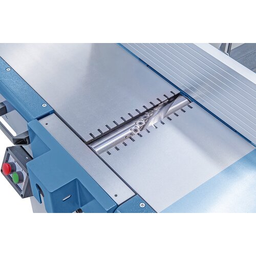The table is designed with slots on 
both sides and a spiral cutter head 
to minimize the noise level.