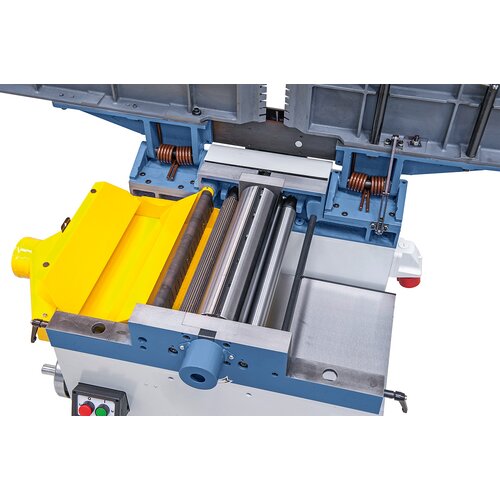 The planing unit consists of a dynamically  balanced 4-knife cutterblock, in- and outfeed roller and massive anti-kickback devices. 