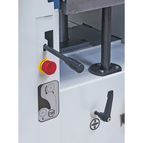 The infeed function can be 
switched off when planing.