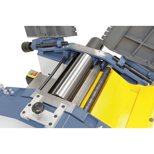 The planing unit consists of a 3-knife cutterblock, a corrugated infeed roller and rubber-coated outfeed roller.