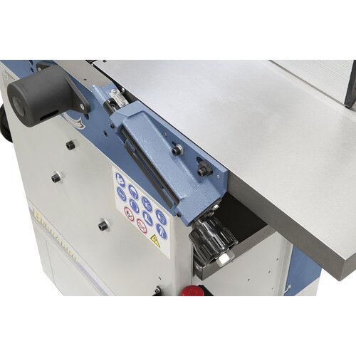 Quick and easy adjustment of chip removal.