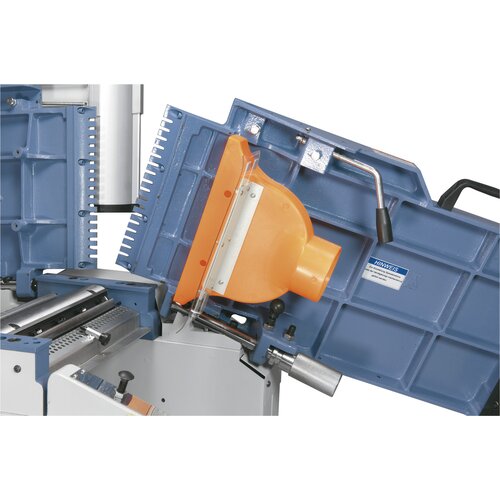 Ergonomically arranged control elements to set chip removal.