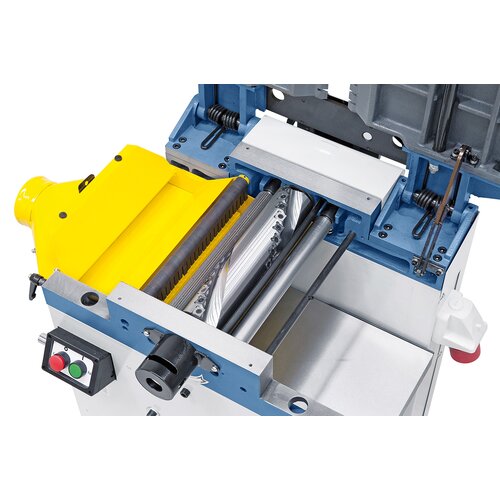 The solid planing unit features a precisely bedded spiral cutter head to guarantee best results.