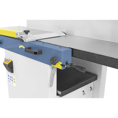 Easy setting and convenient readout of chip removal when planing.