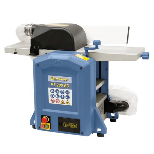 Serially equipped with integrated dust extractor and waste bag.