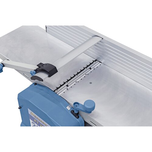 The planing tables are designed 
with slots to keep noise levels to 
a minimum.