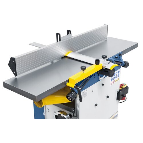 The large support area of the 
long planing fence guarantees precision when working on large workpieces. 