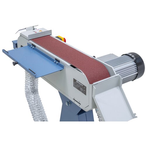 Gran superficie de lijado abriendo la  protección de la cinta