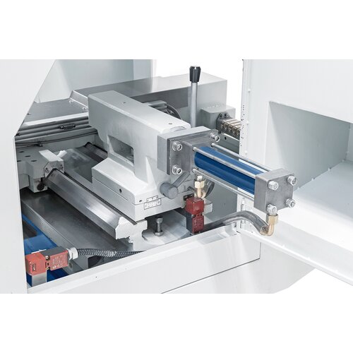 Hydraulic adjustment of 
the tailstock sleeve