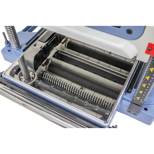 The solid planing unit features a precisely bedded spiral cutter head to guarantee  best results. The solid planing unit features a precisely bedded spiral cutter head to guarantee  best results.