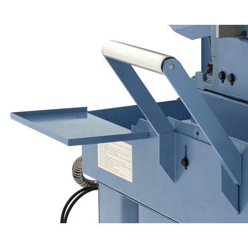 Serially with roller support for holding up workpieces