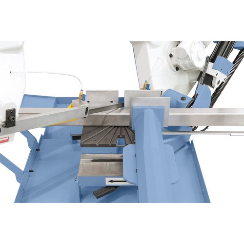 For double mitre cutting the position of the quick clamp vice can be changed. 