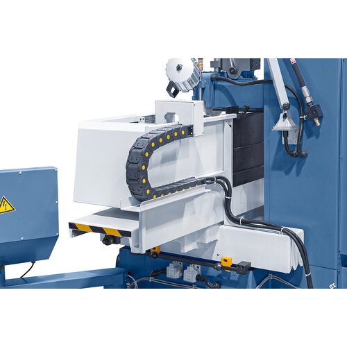 Including cable guiding by energy chain