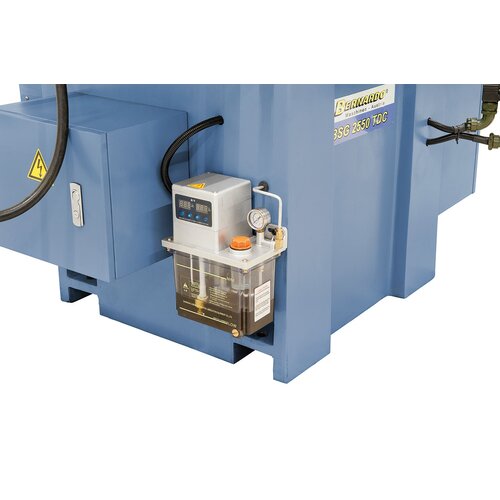 Alle Führungsbahnen  und Spindeln werden  automatisch geschmiert