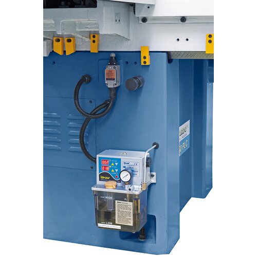 Automatic central  lubrication for all  guide rails and  spindles.