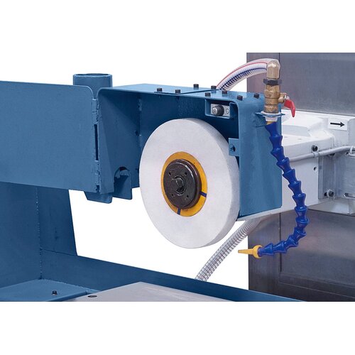 The pre-tensioned special bearings of the spindle assure a vibration-free run and highest accuracy.