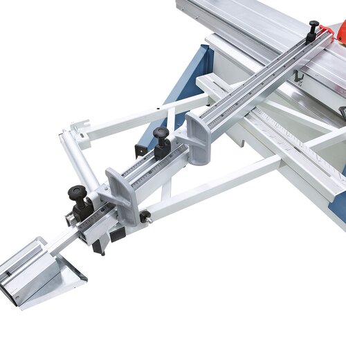 The steplessly tiltable (2 x 45º) telescopic fence can be mounted at front or rear of square table.