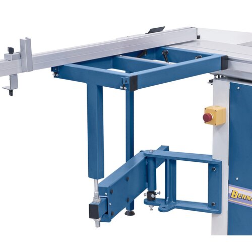The smooth running sliding table features an additional tilting support arm to allow for processing of large panels.
