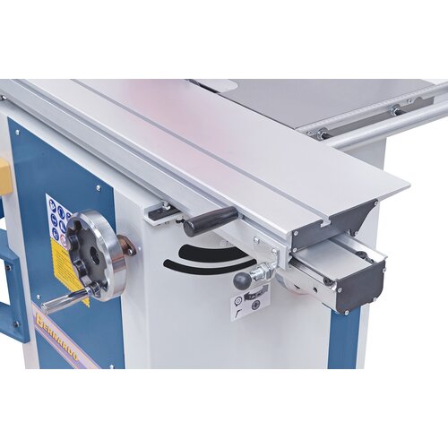 Torsion-free aluminium sliding table features smooth guiding to guarantee precise working.