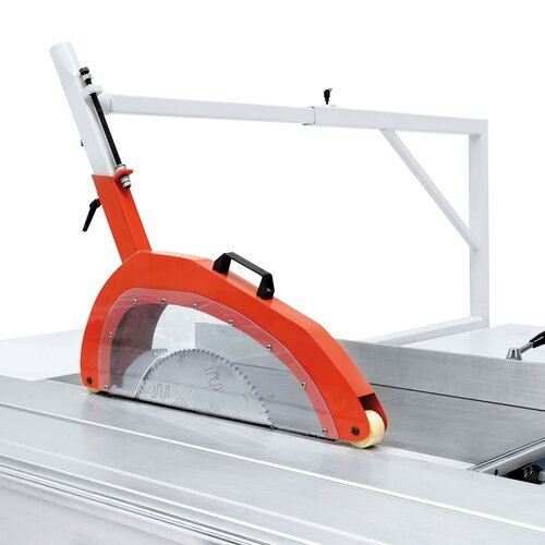 The amply sized sawblade cover is serially equipped with an integrated infeed roller.