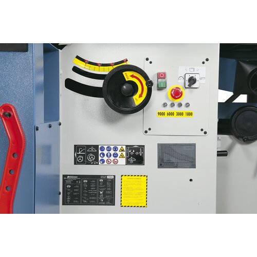 User-friendly arranged switches and control elements, electronic speed display via LED.
