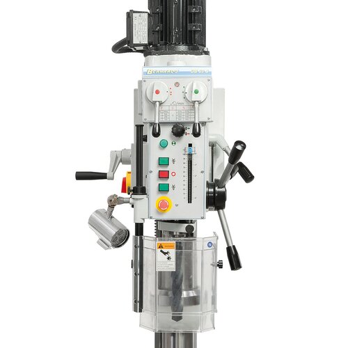 Control elements are clearly arranged on front of machine.