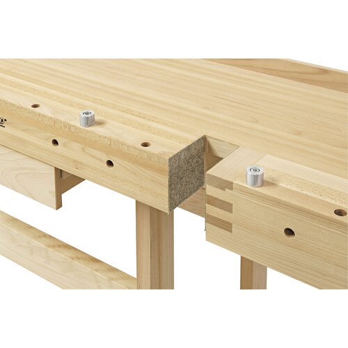 Rear clamping jaw features felt rest to proctect delicate workpieces
