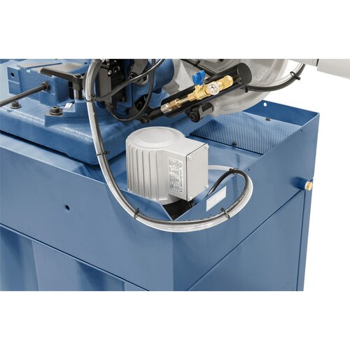 Powerful coolant pump included as a standard accessory.
