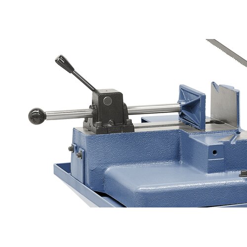 Easy adjustment of the vice via quick clamping lever.