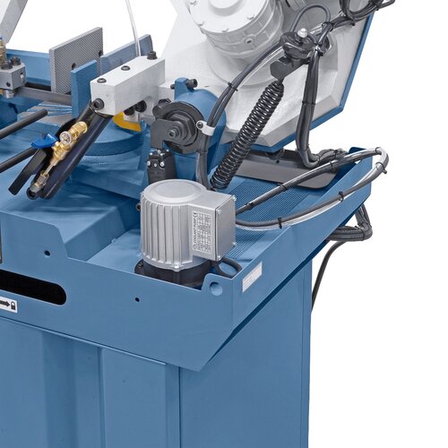Powerful coolant pump included as a standard accessory.