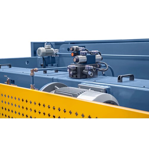 Kompakte und wartungsarme Hydraulik- 
einheit, für Wartungsarbeiten leicht zugänglich.