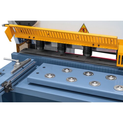 Bordflate med integrerte ruller, ideell for store arbeidsstykker.