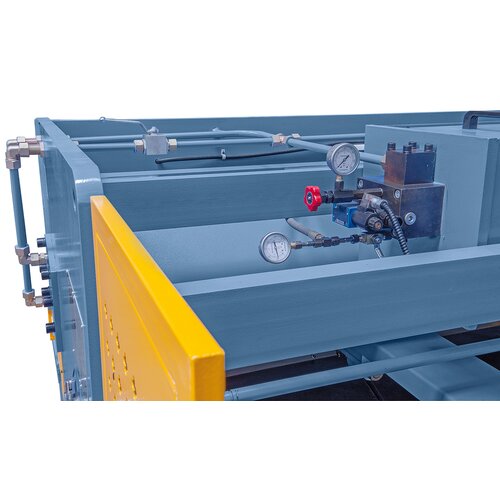 Kompakte und wartungsarme Hydraulik- 
einheit, für Wartungsarbeiten leicht zugänglich.