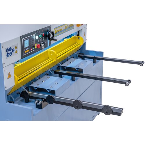 Easy movement of large sheet metal 
plates through rollers on the support arms.