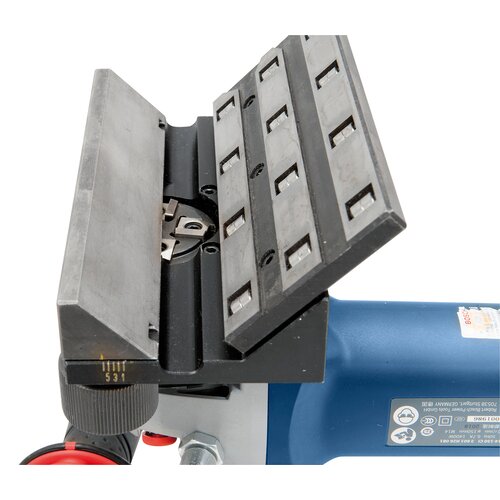 Includes milling head with 
commercial HM-reversible plates. 