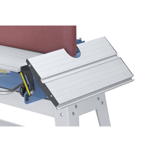 Complete with support table (tilts up to 45°) for contour sanding.