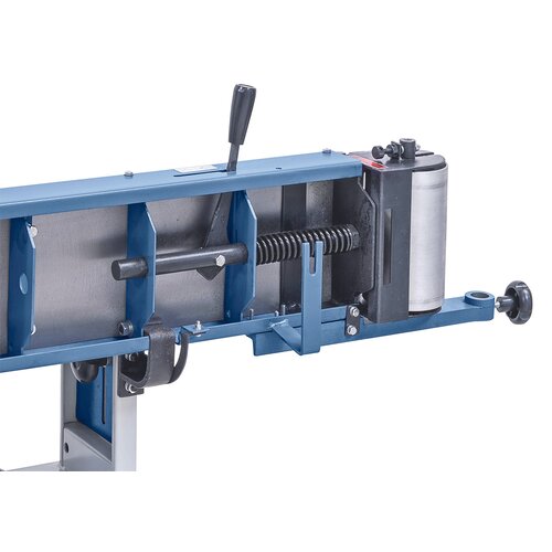 Spring balanced belt tension ensures for automatic elimination of differences in belt lengths.