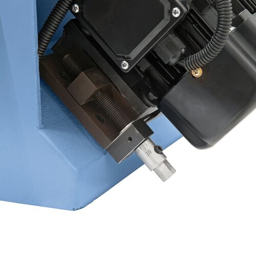 Stepless adjustment of bevel height with adjusting screw