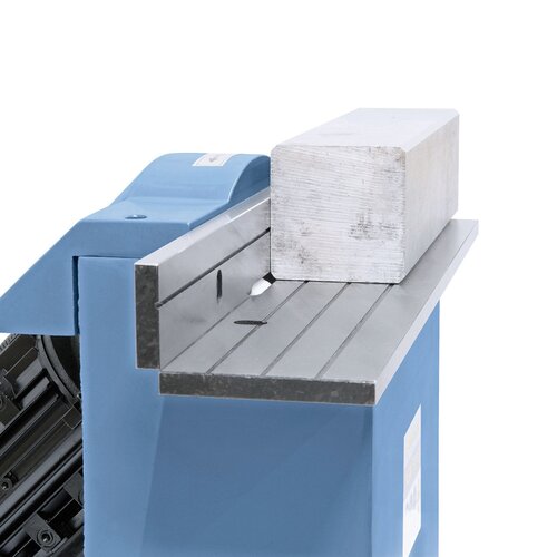 Large guide rail allows for  secure workpiece support.