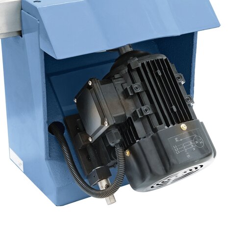 Powerful drive motor is smooth running and performs well