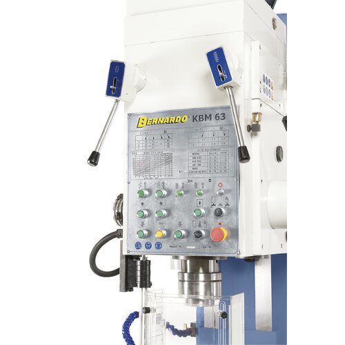 Clearly arranged drill head features various switches and control elements.