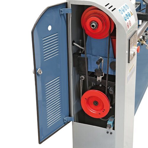 Balanced drive wheels and high-quality belt ensure extremely smooth operation