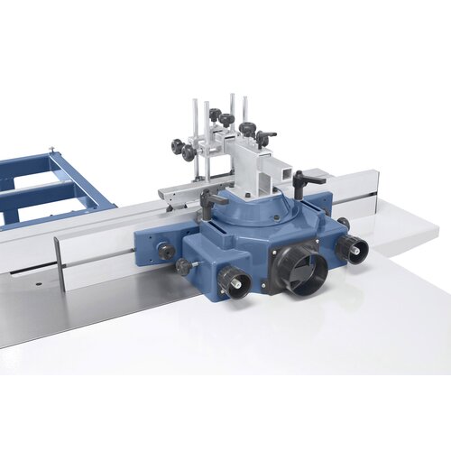 The moulding fence comes complete with fine adjustment. An integrated dust port allows for proper dust extraction.