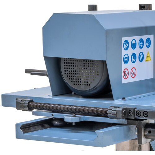 Precise roller guiding  allows accurate movement  of drill unit.
