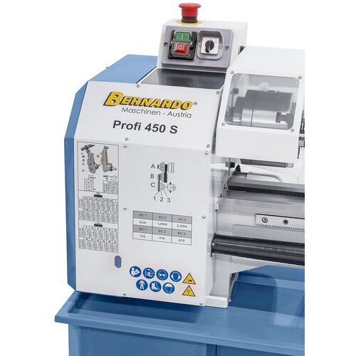 All control elements as well as all tables are clearly arranged on the spindle head.