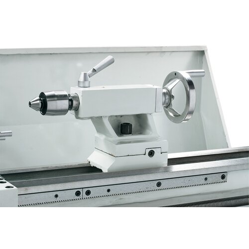 A live center type SMA incl. 7 exchangeable inserts is available for universal applications.