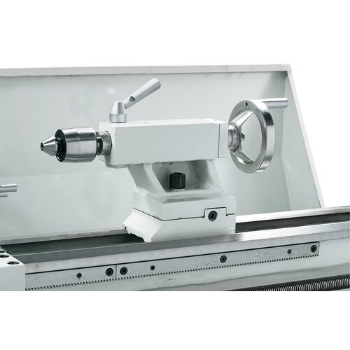 A live center type SMA incl. 7 interchangeable tips is available for universal applications.