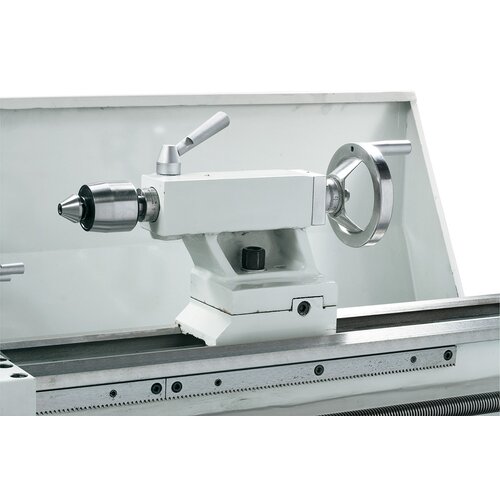 A live center type SMA incl. 7 exchangeable inserts is available for universal applications.