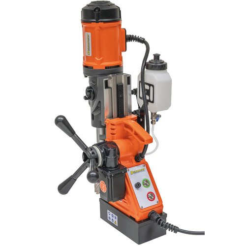 Maschine mit automatischem Vorschub