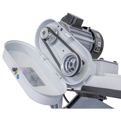 Mittels Keilriemen kann die Bandgeschwindigkeit  schnell und einfach gewechselt werden